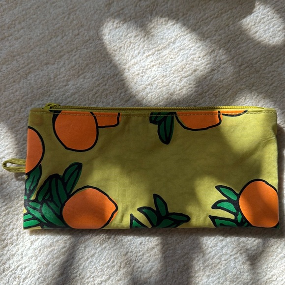 BAGGU medium flat pouch in the orange tree print - Picture 1 of 2